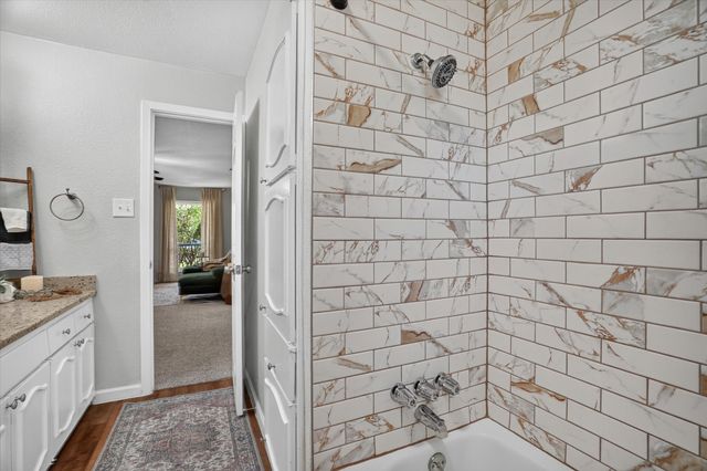 404 NW Wintercrest Road, Burleson, TX 76028