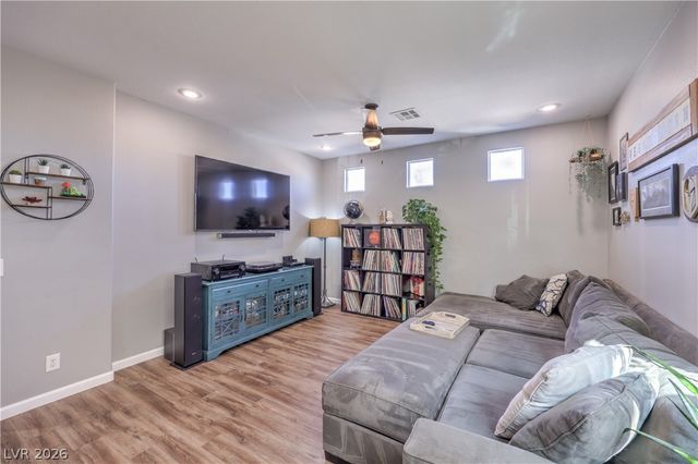 422 Lime Grass Avenue, Las Vegas, NV 89183