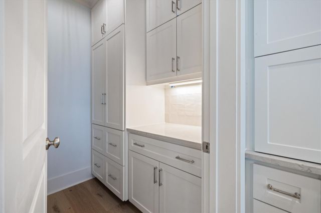 2602 E Seaside Drive, Galveston, TX 77550