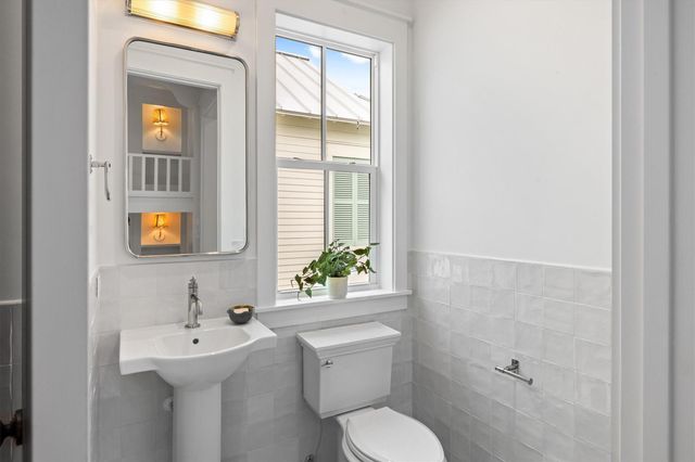 2602 E Seaside Drive, Galveston, TX 77550