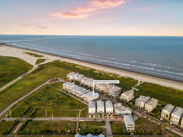 2602 E Seaside Drive, Galveston, TX 77550