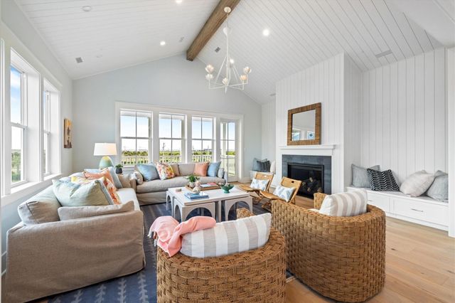 2602 E Seaside Drive, Galveston, TX 77550