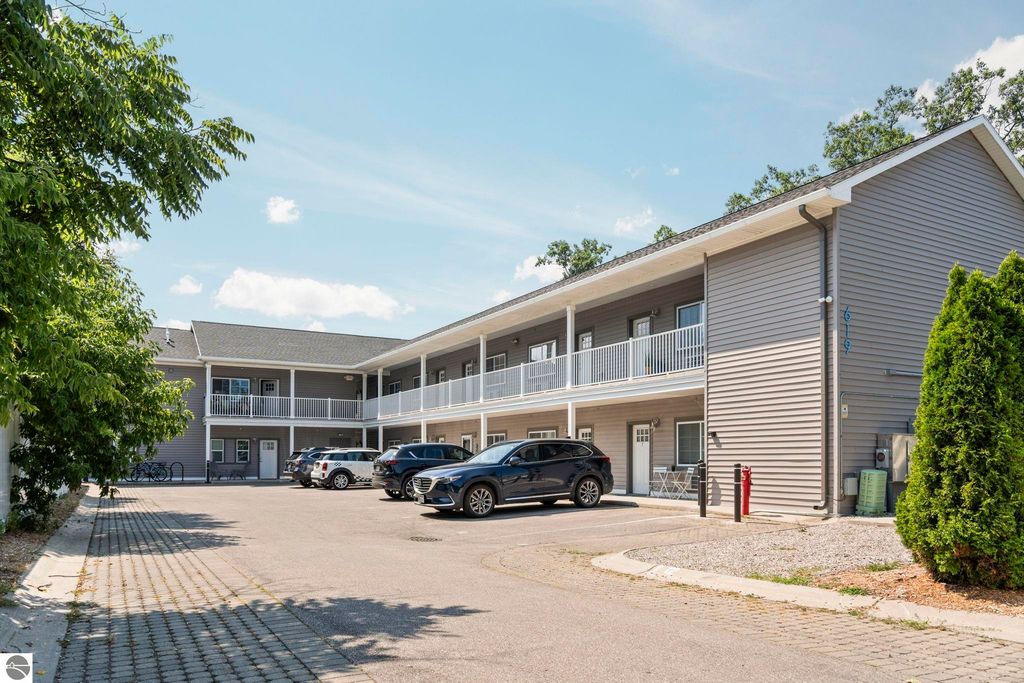 Image 12 of property listing at 619 E Eighth Street # 10, Traverse City, MI 49686