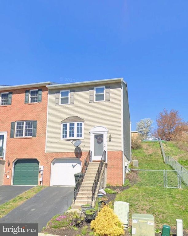 3915 PENNS DR, Reading, PA 19606