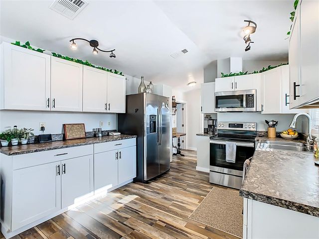 446 PINE LOOP, Frostproof, FL 33843