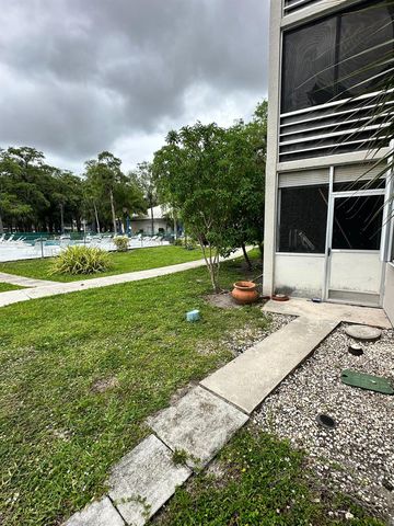 4850 NW 29th Court 132, Lauderdale Lakes, FL 33313