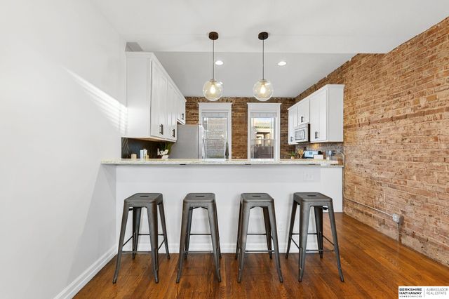 817 S 33rd Street, Omaha, NE 68105