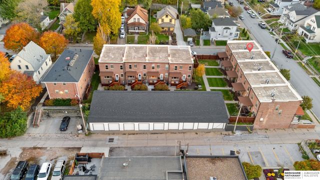 817 S 33rd Street, Omaha, NE 68105