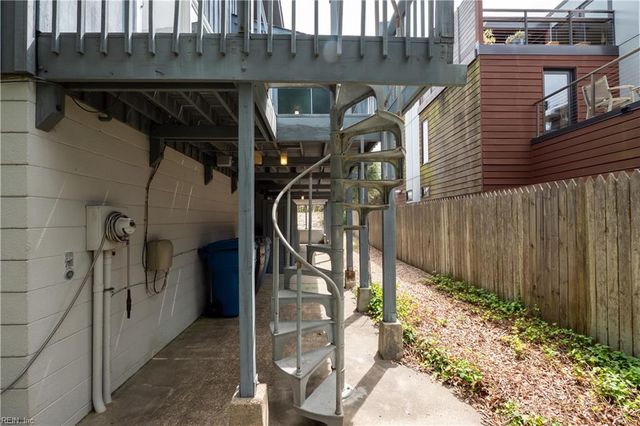 8806 Ocean Front AVE, Virginia Beach, VA 23451