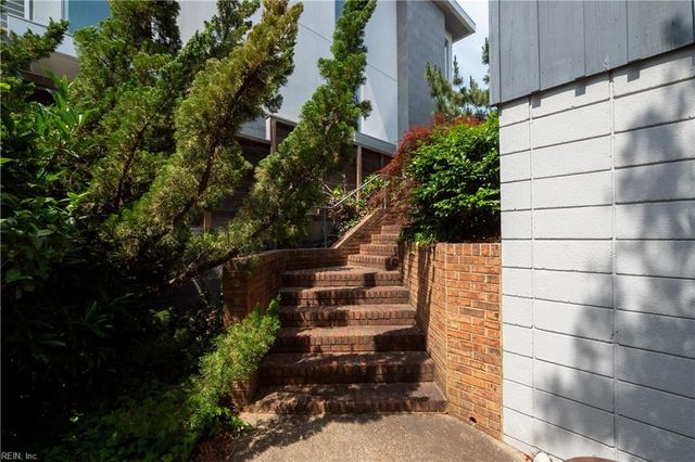 8806 Ocean Front AVE, Virginia Beach, VA 23451