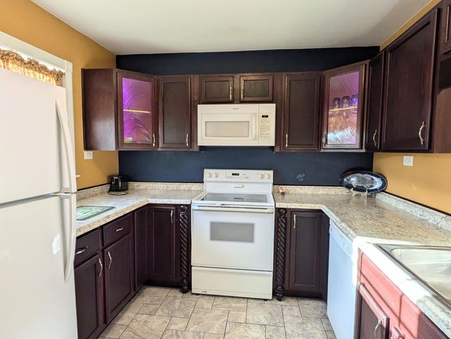 8811 Waruf Avenue, Portage City, MI 49002