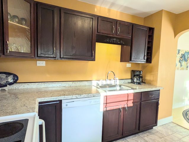 8811 Waruf Avenue, Portage City, MI 49002