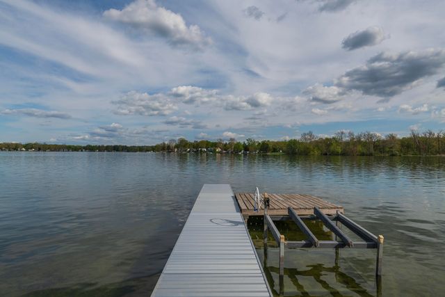8811 Waruf Avenue, Portage City, MI 49002