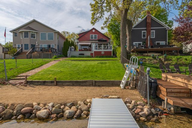 8811 Waruf Avenue, Portage City, MI 49002