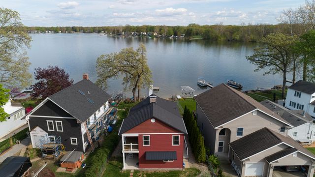 8811 Waruf Avenue, Portage City, MI 49002
