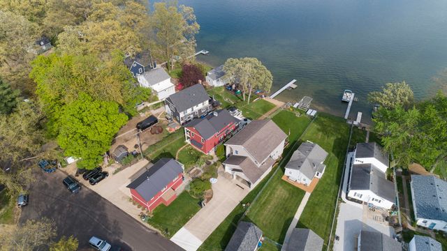 8811 Waruf Avenue, Portage City, MI 49002