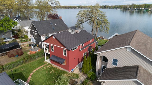 8811 Waruf Avenue, Portage City, MI 49002