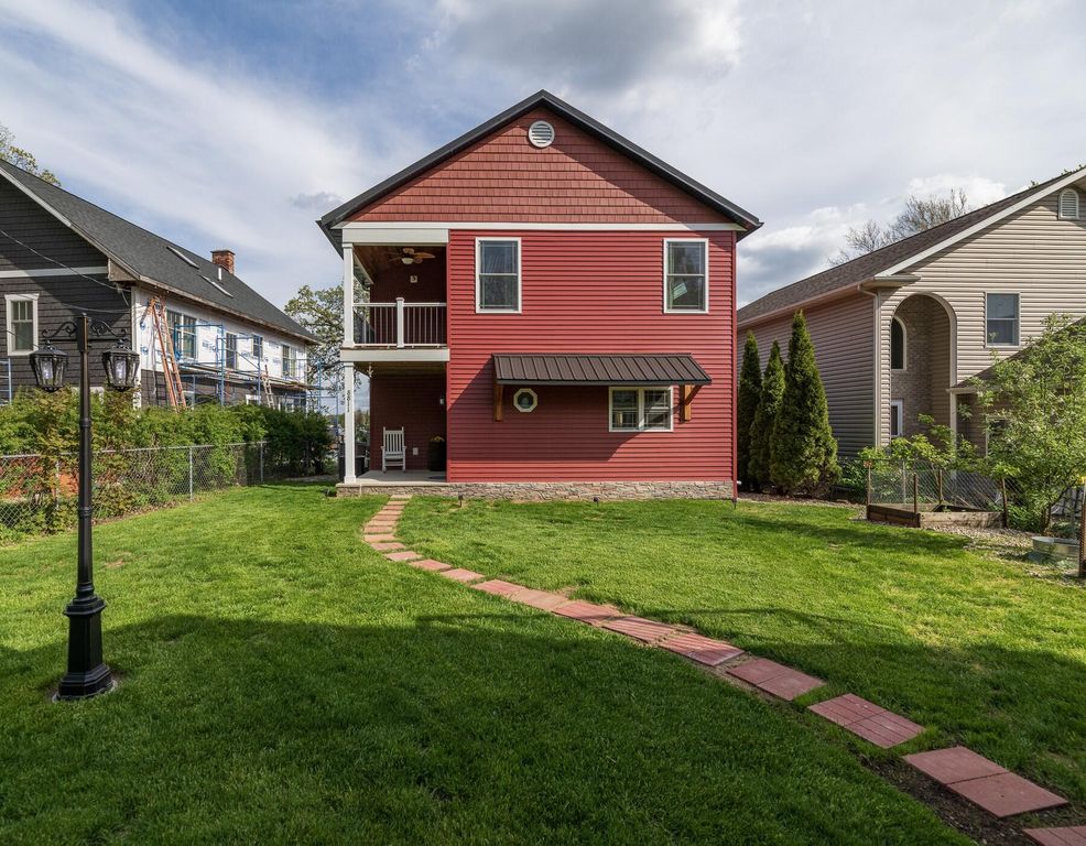 8811 Waruf Avenue, Portage City, MI 49002