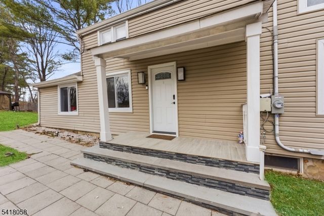 28 Wagners Ln, Warren Twp., NJ 07059