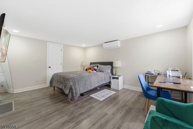 28 Wagners Ln, Warren Twp., NJ 07059