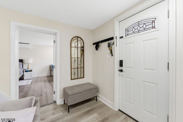 28 Wagners Ln, Warren Twp., NJ 07059