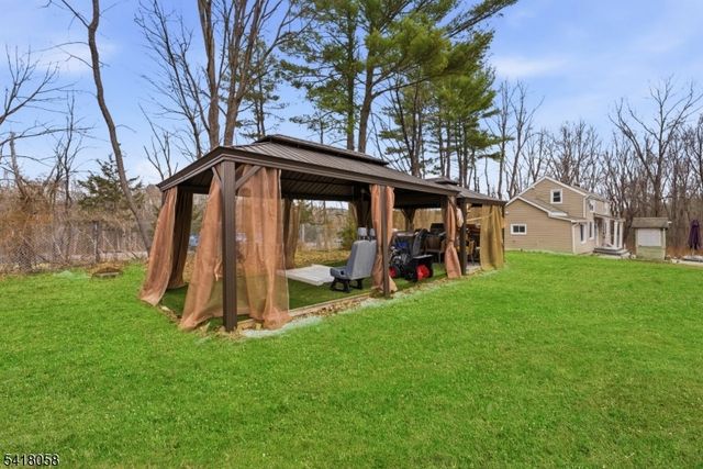 28 Wagners Ln, Warren Twp., NJ 07059