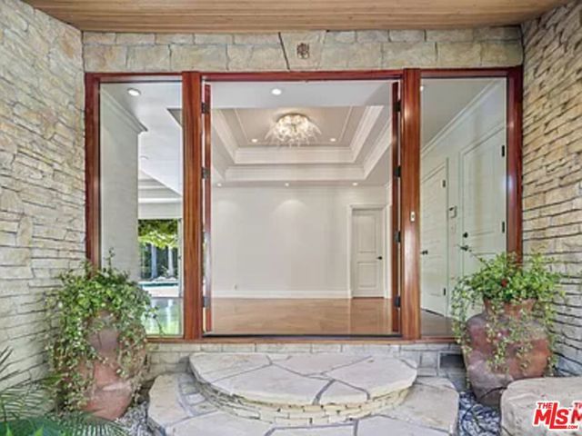 1681 Stone Canyon Road, Los Angeles, CA 90077