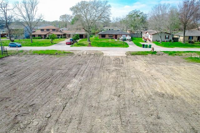 8524 Observatory Street, Houston, TX 77088