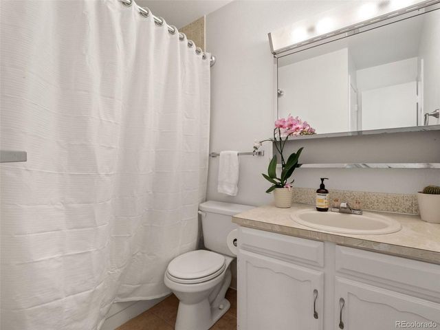 645 Manhattan Pl 304, Boulder, CO 80303