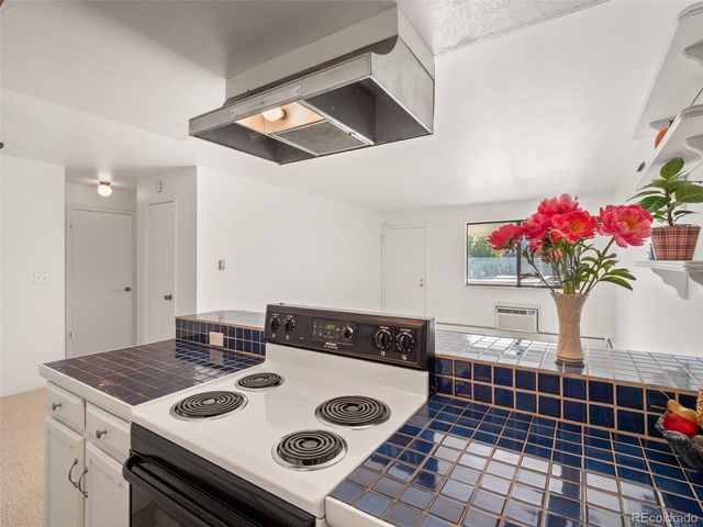 645 Manhattan Pl 304, Boulder, CO 80303