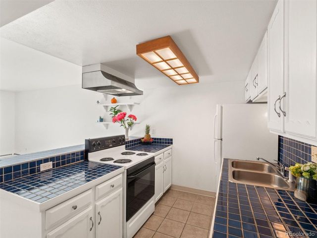 645 Manhattan Pl 304, Boulder, CO 80303