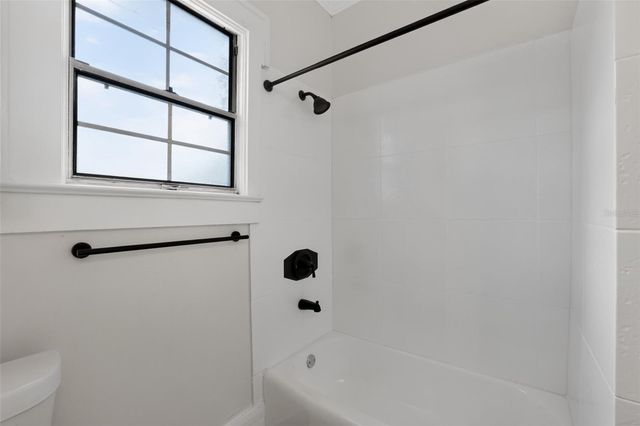 813 E NEW ORLEANS AVENUE, Tampa, FL 33603