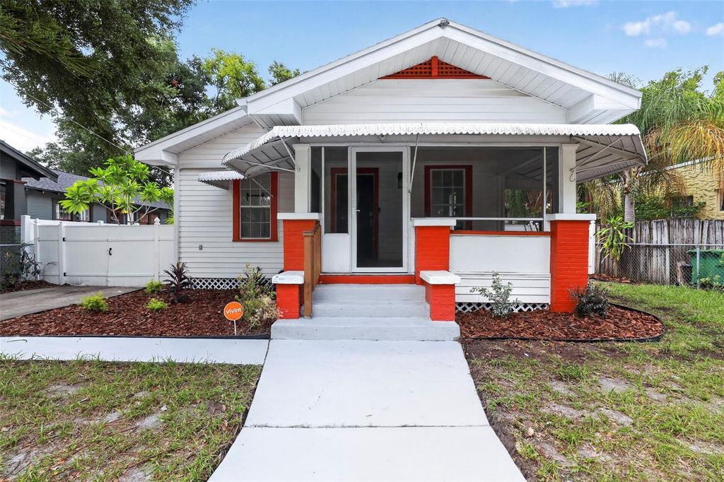 813 E NEW ORLEANS AVENUE, Tampa, FL 33603