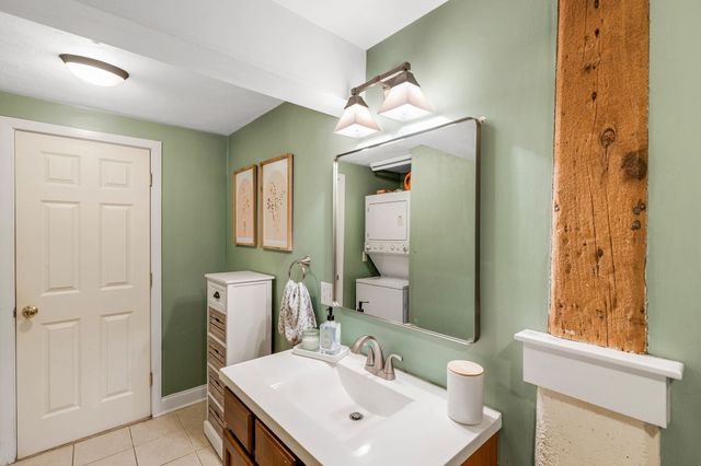 25 Cedar St 3, Amesbury, MA 01913