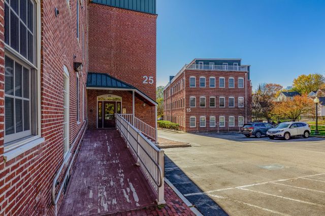 25 Cedar St 3, Amesbury, MA 01913