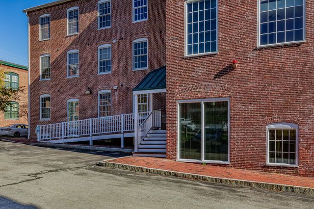 25 Cedar St 3, Amesbury, MA 01913