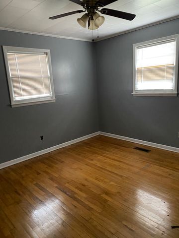 1035 N 3rd St, Pulaski, TN 38478