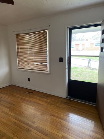 1035 N 3rd St, Pulaski, TN 38478