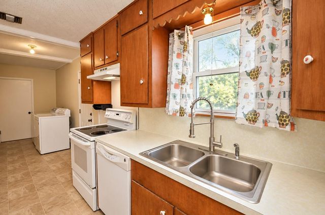 1713 Frost Street, Rosenberg, TX 77471