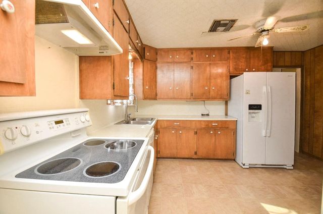 1713 Frost Street, Rosenberg, TX 77471