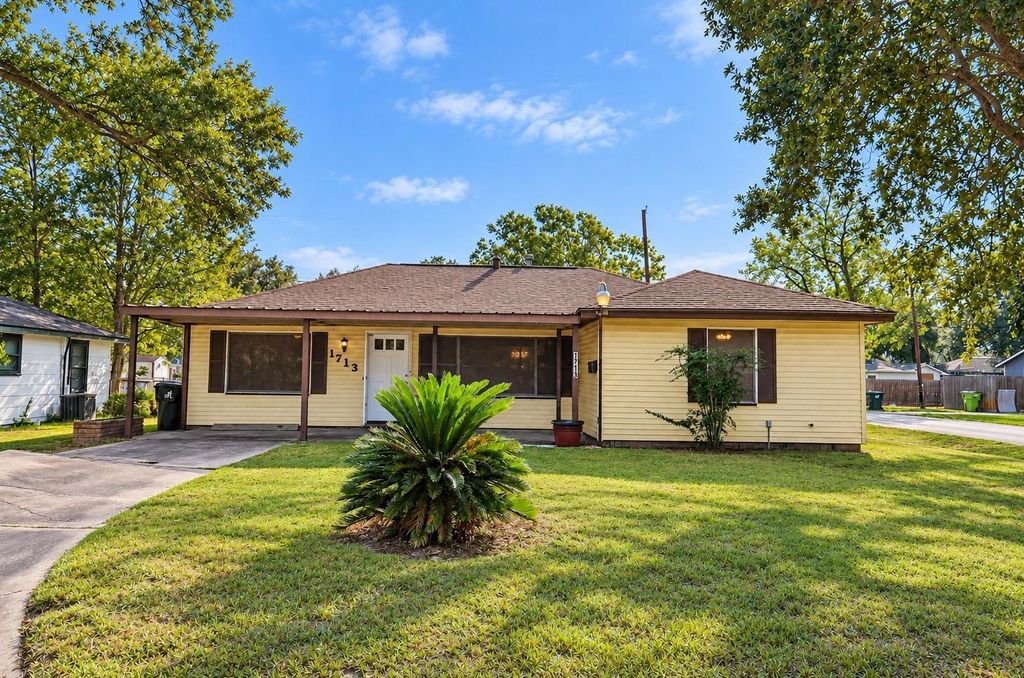 1713 Frost Street, Rosenberg, TX 77471
