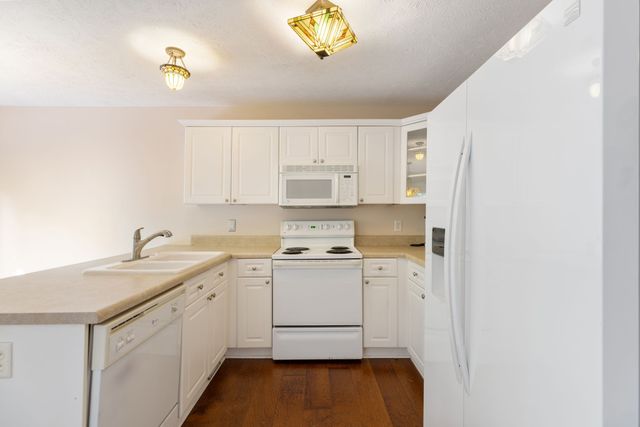 5752 Amalie Dr, Nashville, TN 37211