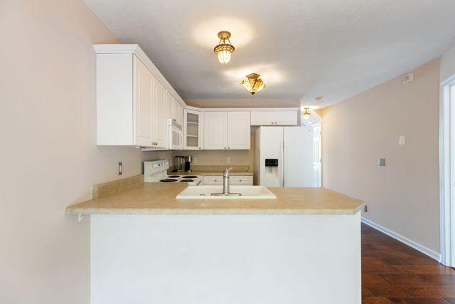 5752 Amalie Dr, Nashville, TN 37211