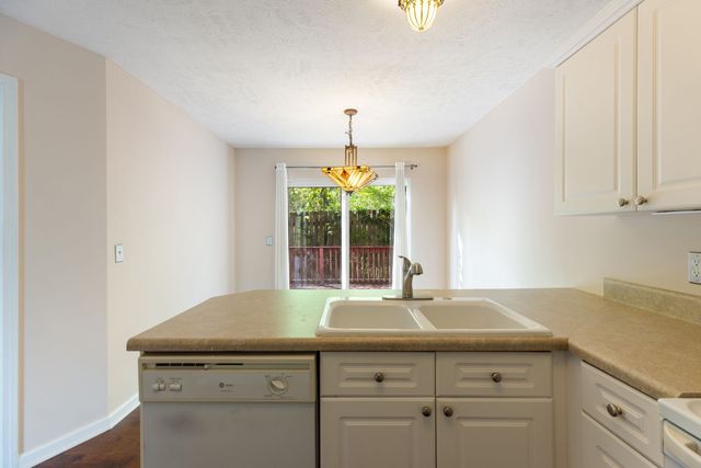 5752 Amalie Dr, Nashville, TN 37211