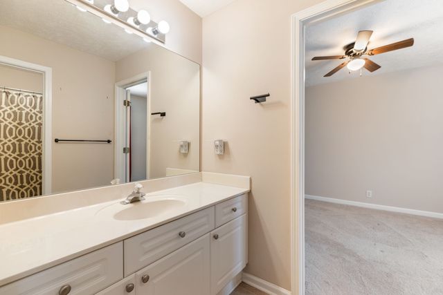 5752 Amalie Dr, Nashville, TN 37211