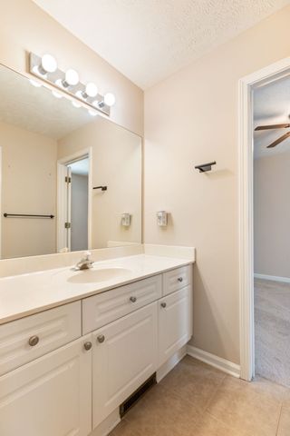 5752 Amalie Dr, Nashville, TN 37211