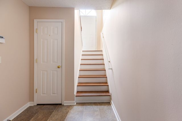 5752 Amalie Dr, Nashville, TN 37211