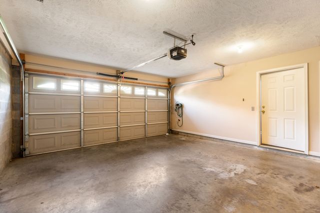 5752 Amalie Dr, Nashville, TN 37211