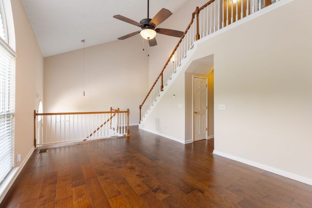 5752 Amalie Dr, Nashville, TN 37211