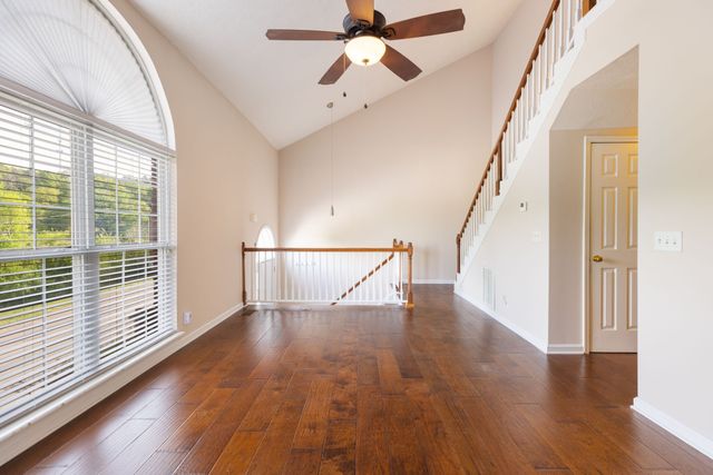 5752 Amalie Dr, Nashville, TN 37211